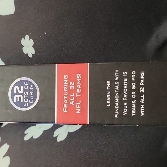 NEW NFL Matching Game NEW IN SEALED PACKAGE - Picture 2 of 4